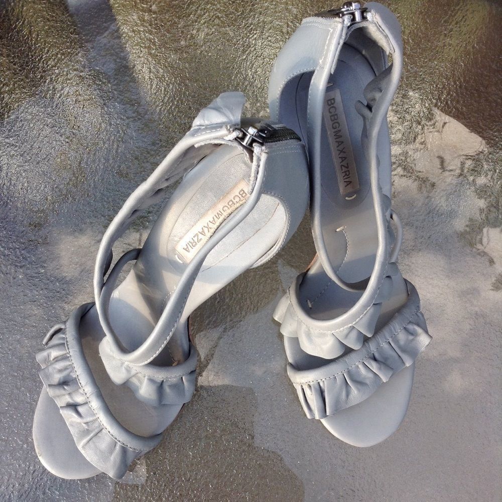 BCBGMAXZRIA Gray Leather Sandals
